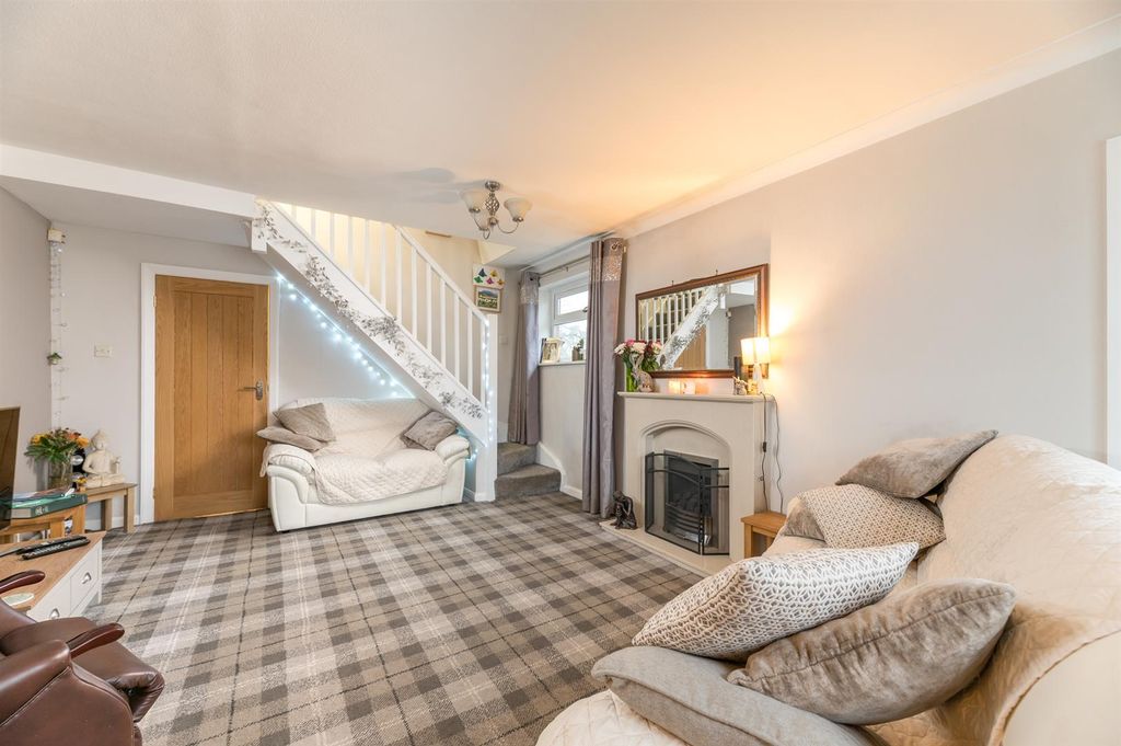 Property photo 2 of 29 Sitting Room