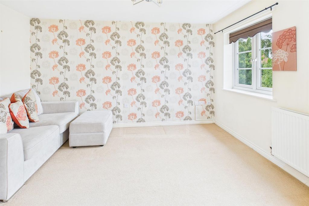 Property photo 2 of 16 Lounge / Bedroom Four