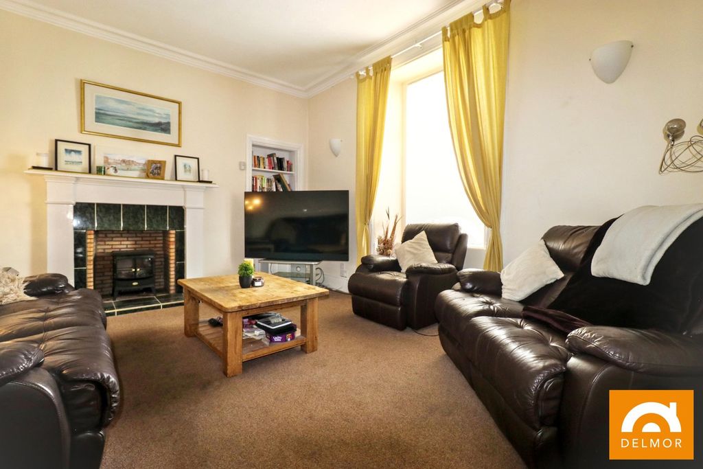 Property photo 2 of 16