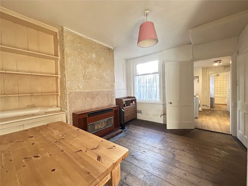 Property photo 3 of 14 Picture No. 06