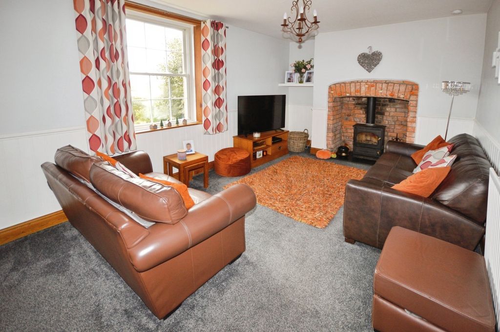 Property photo 2 of 29 Picture No. 02