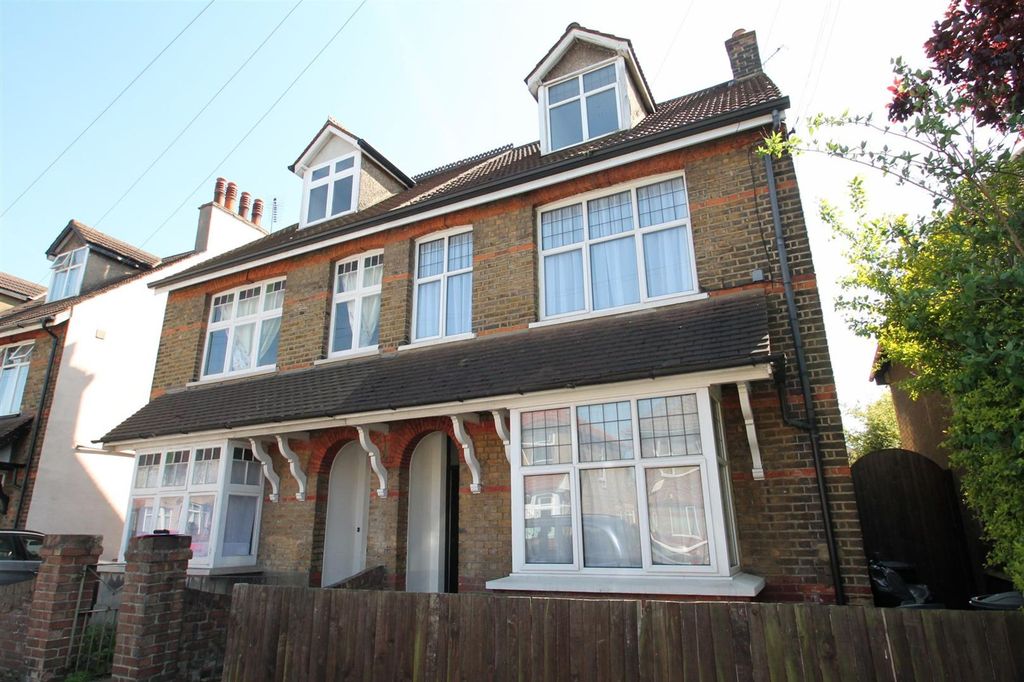 Property photo 1 of 6 Warwick Road 10.Jpg
