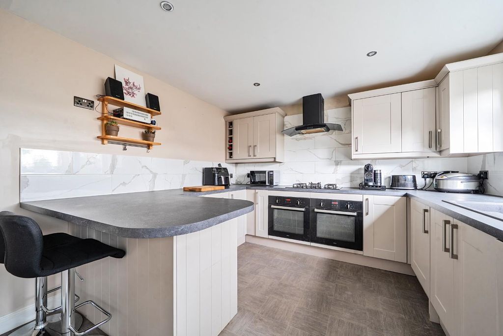 Property photo 1 of 20 1-6A8717d71c10B-1509609-21-6A86Ec4353613-1.Jpg