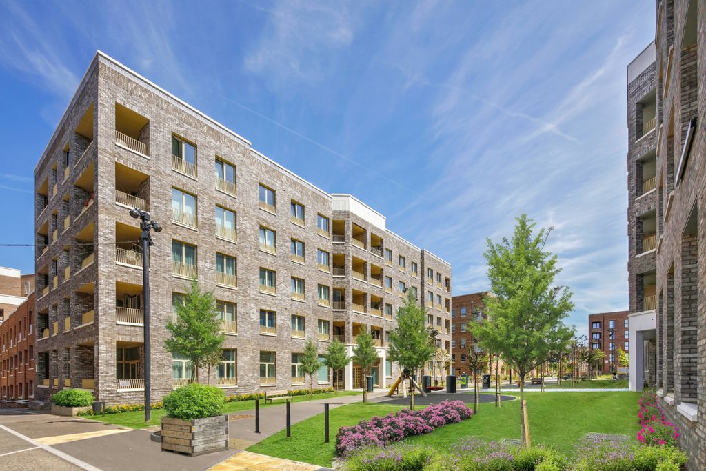 Property photo 1 of 33 External Photography