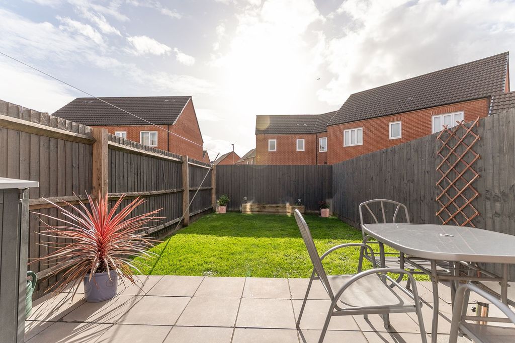 Property photo 2 of 18