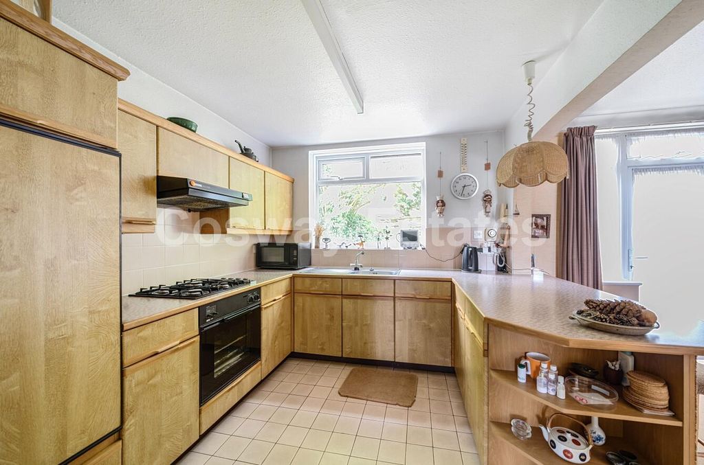 Property photo 3 of 17 B7F7745B-2Ea3-470B-B189-820831Becb1F.Jpg