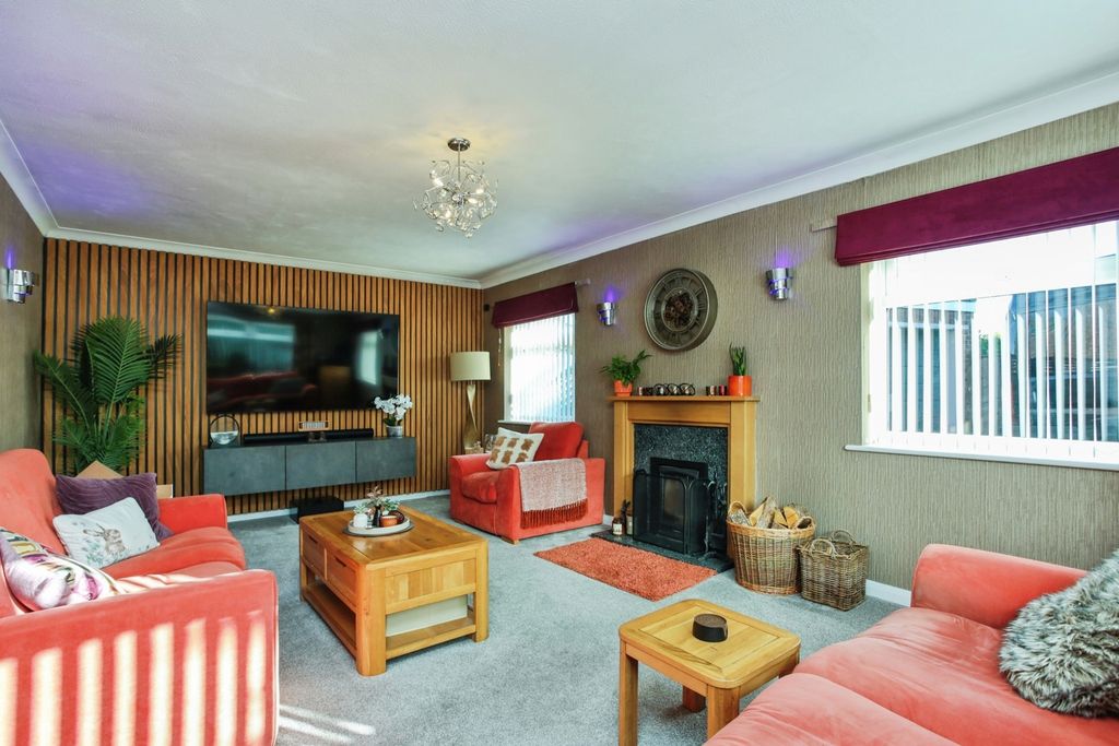 Property photo 2 of 19 Pbox-Img.Jpg