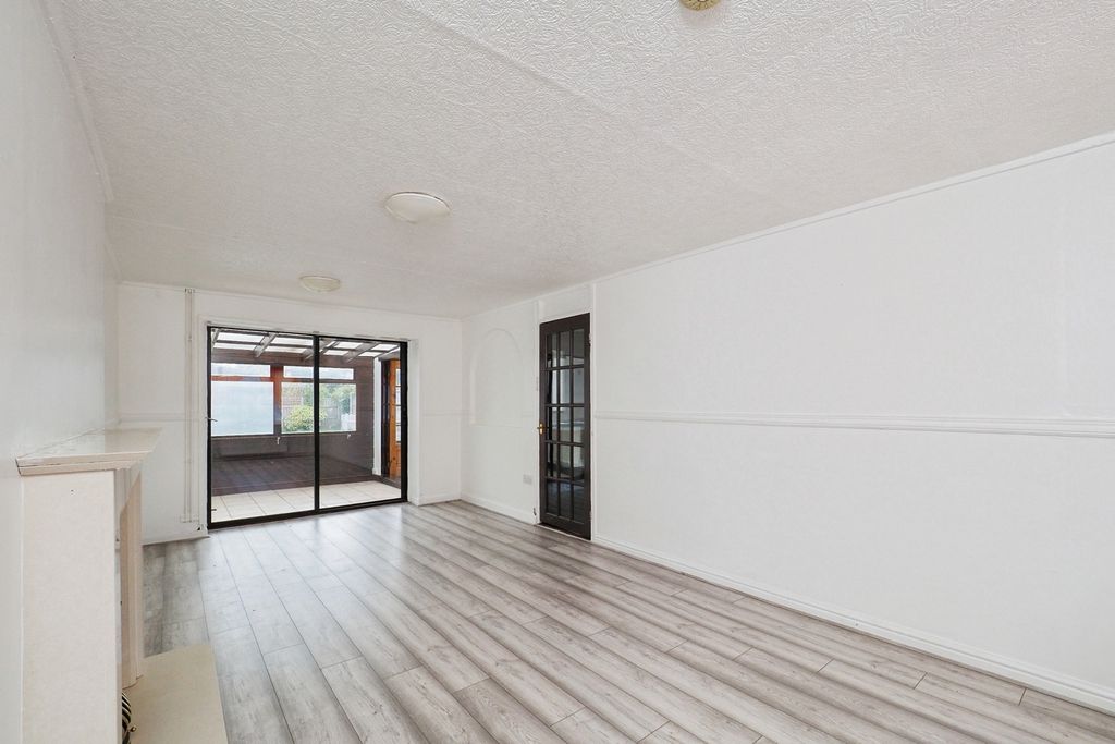 Property photo 3 of 16 Pbox-Img.Jpg