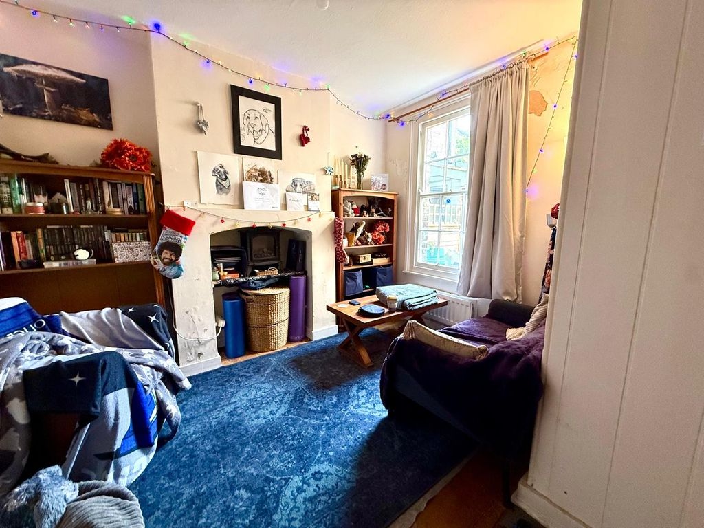 Property photo 2 of 8