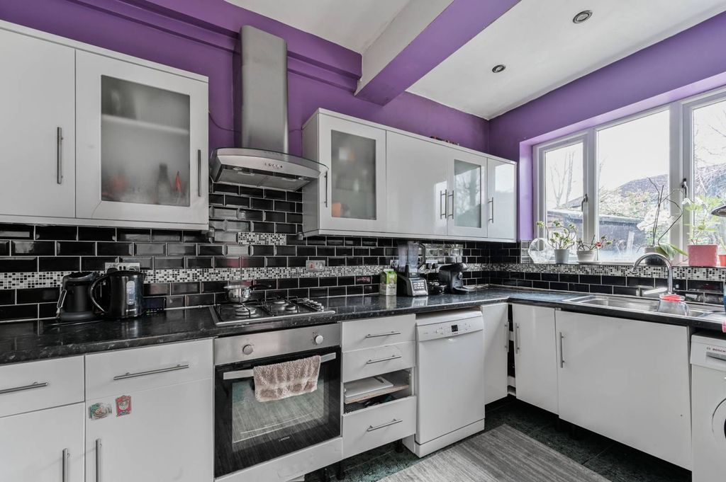 Property photo 1 of 23