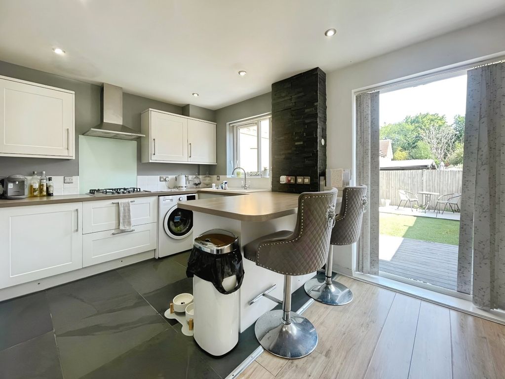 Property photo 2 of 14 Picture No. 28