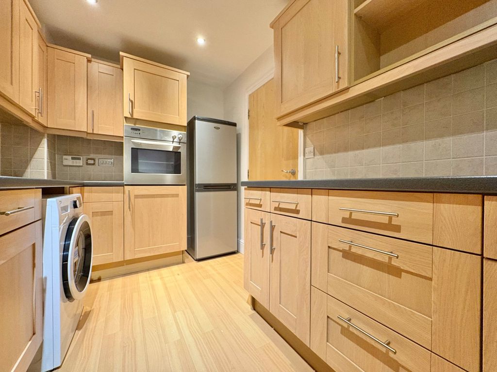 Property photo 3 of 16 Picture No. 27