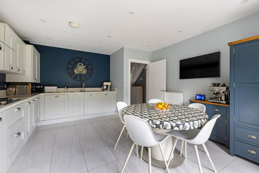 Property photo 3 of 16 Kitchen