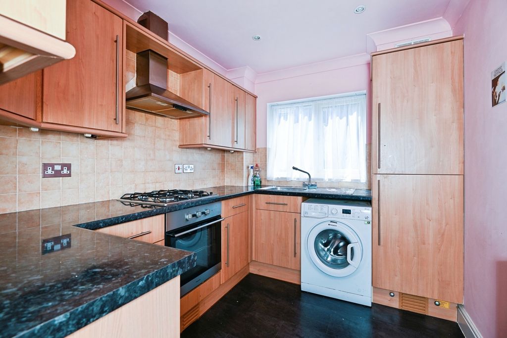 Property photo 3 of 10 Pbox-Img.Jpg