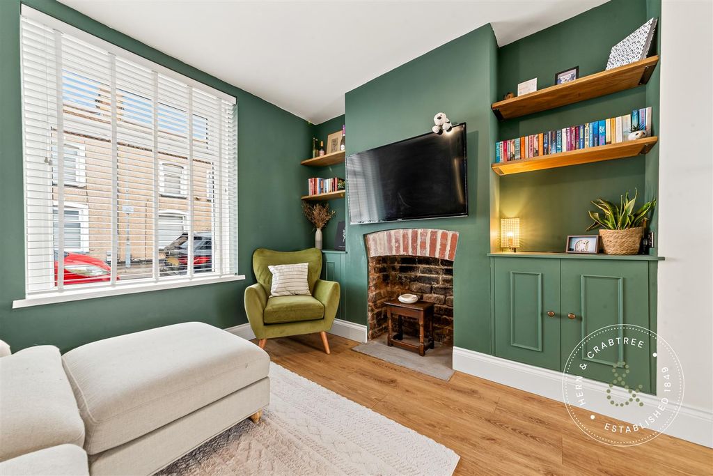 Property photo 2 of 31 Chancery-Lane-16.Jpg