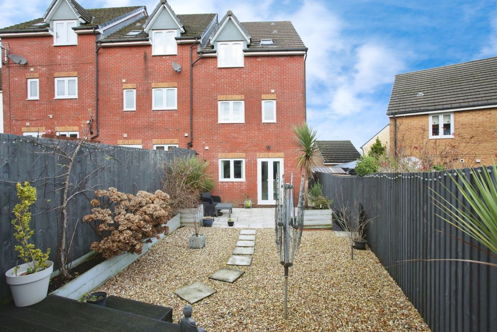 Property photo 3 of 33