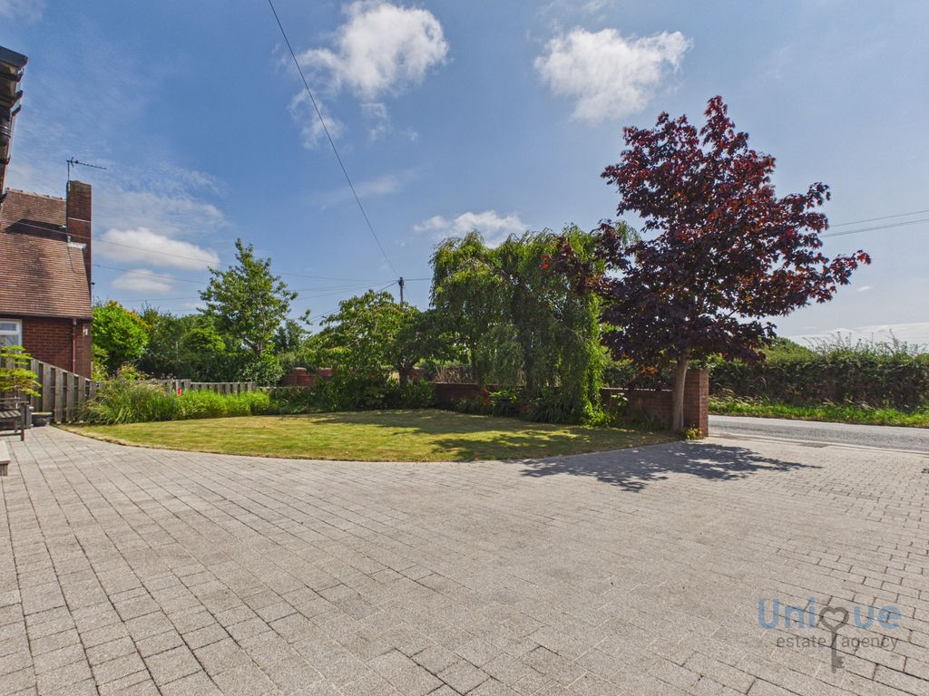 Property photo 2 of 24
