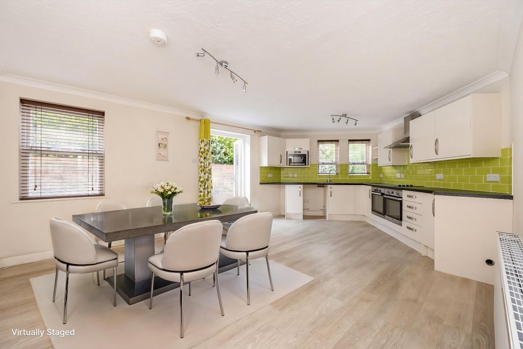 Property photo 3 of 37 4531844
