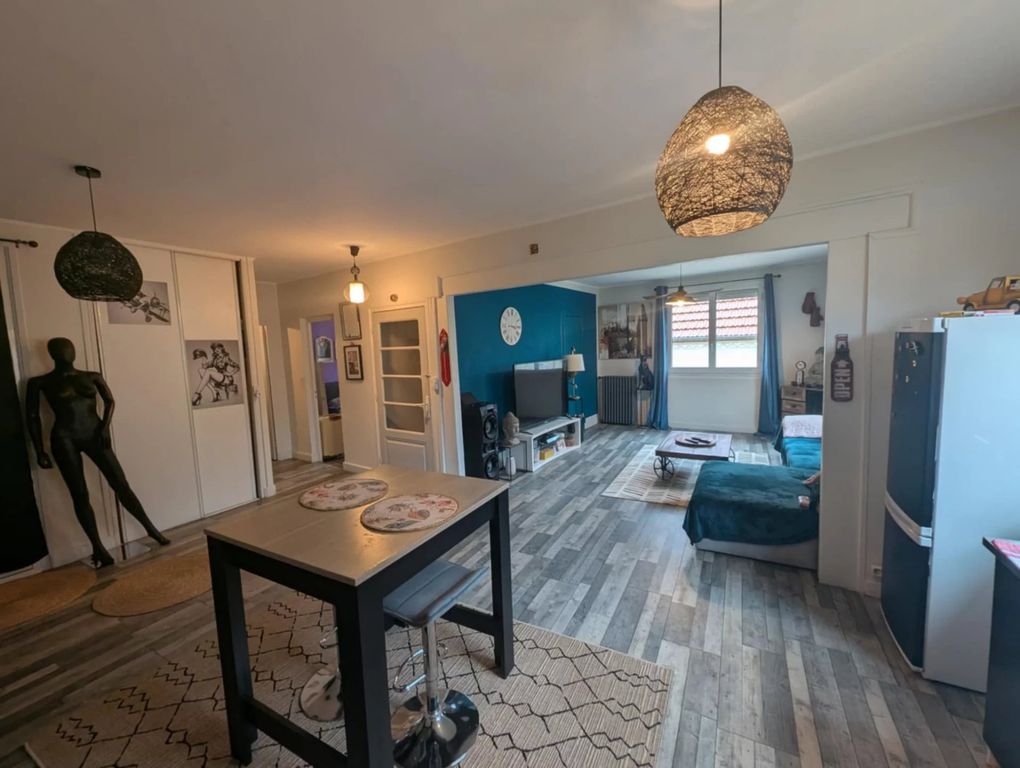 Property photo 2 of 12