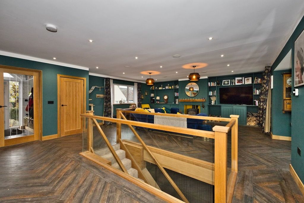 Property photo 3 of 26