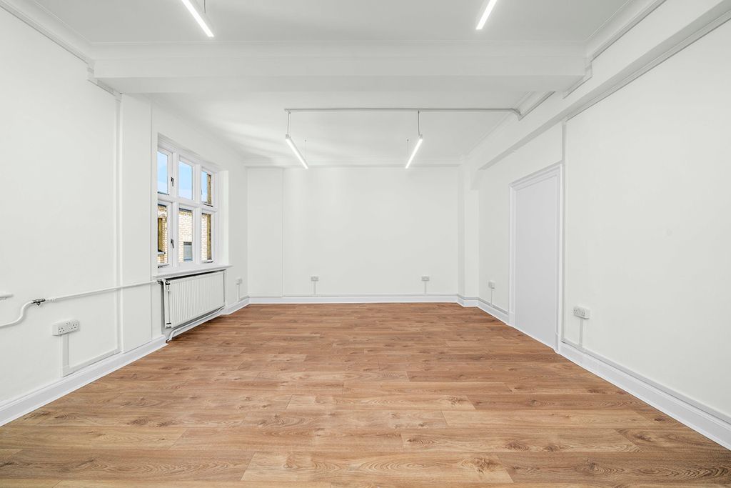 Property photo 3 of 9 Picture 3