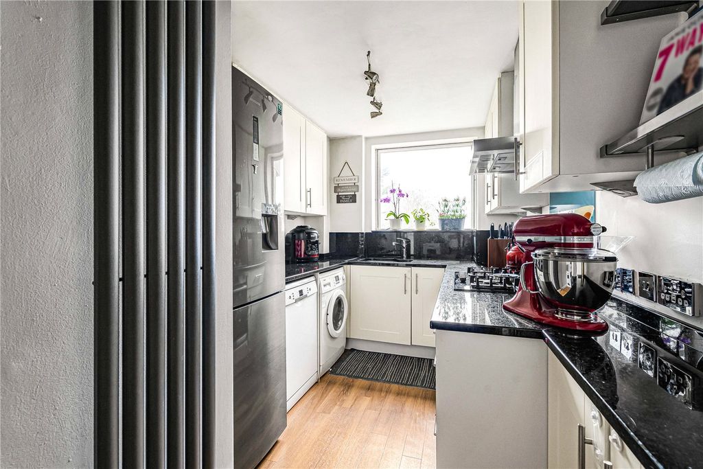 Property photo 3 of 29 Kitchen