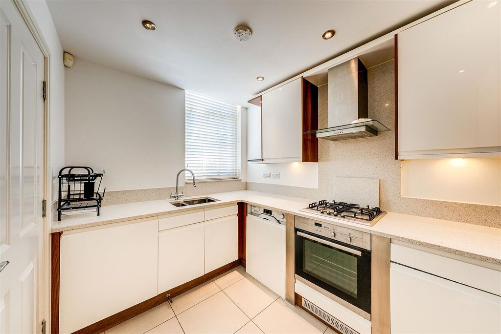 Property photo 3 of 21 A7S09345Hdr.Jpg