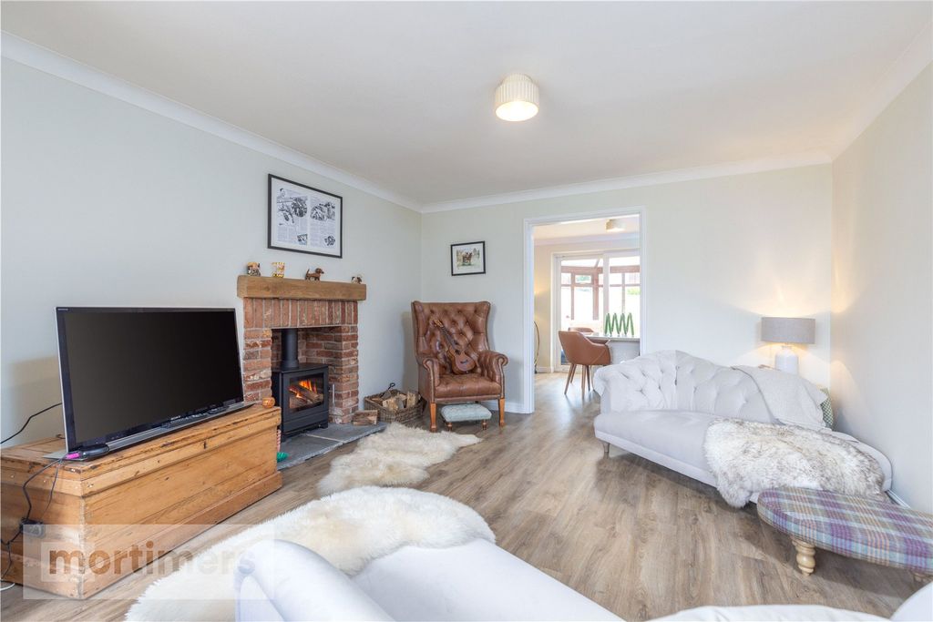 Property photo 3 of 27 Living Room