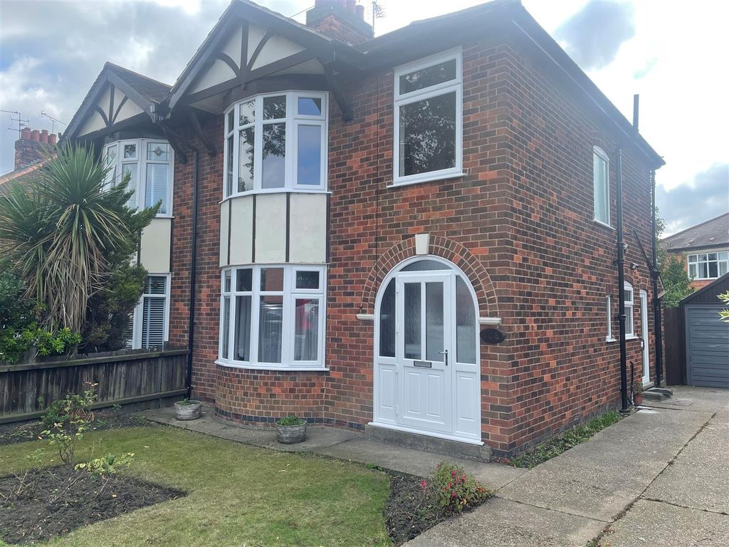 Property photo 1 of 18
