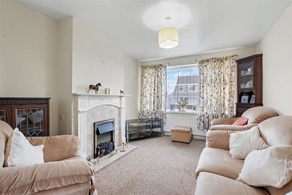 Property photo 2 of 25 Lounge_2.Jpeg