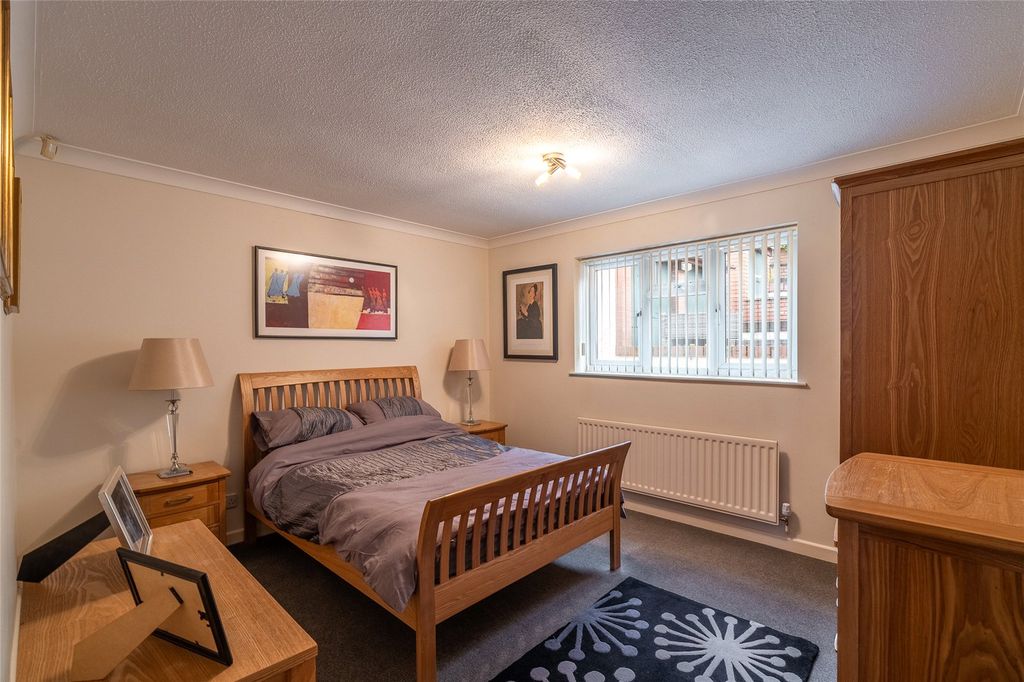 Property photo 3 of 35 Picture No. 14