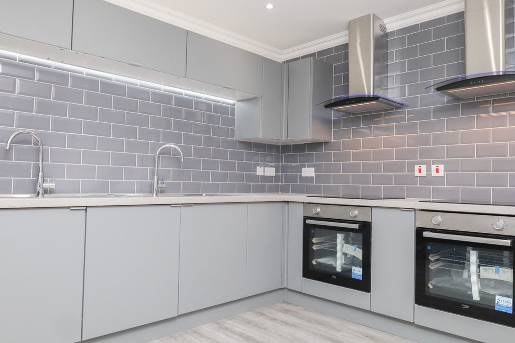 Property photo 2 of 12 Photo 2