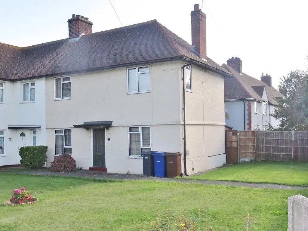 Property photo 1 of 12 3 Bedroom Terraced House For Rent