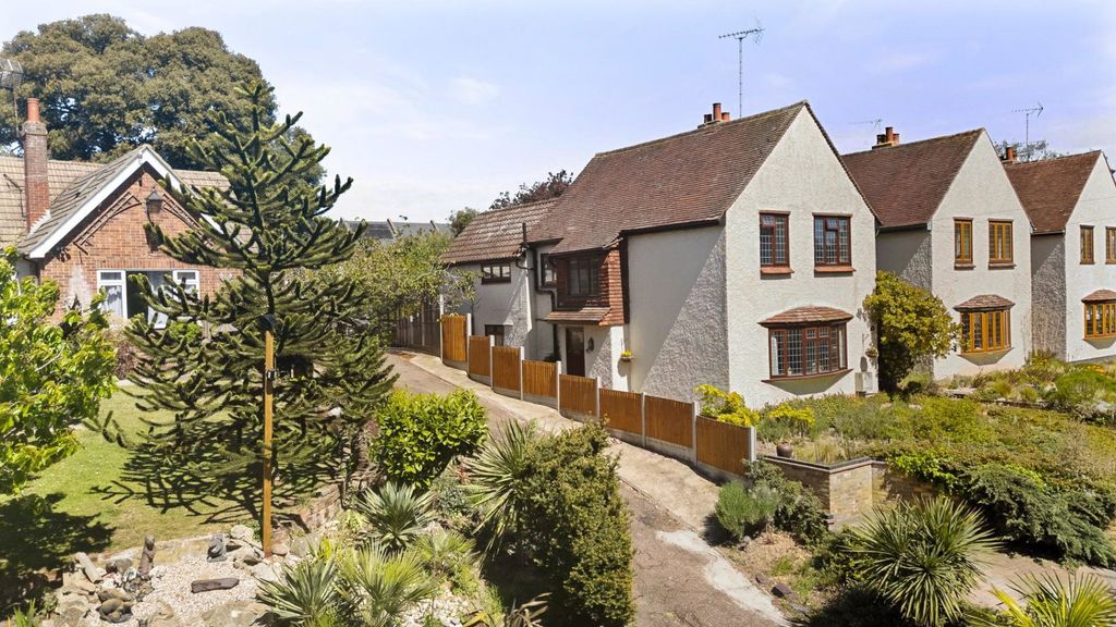 Property photo 1 of 40