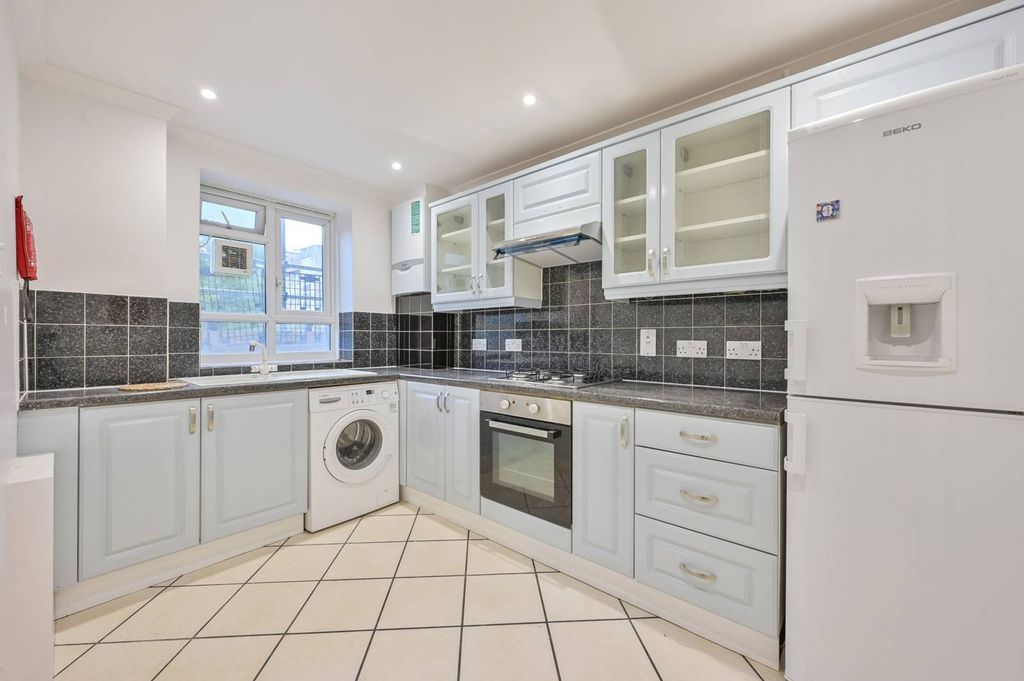 Property photo 2 of 8