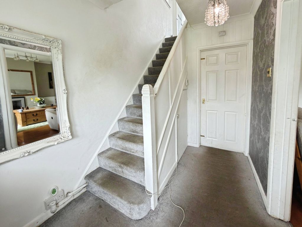Property photo 2 of 31