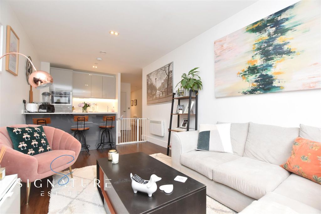 Property photo 3 of 16 Living Room 3 (8).Jpg