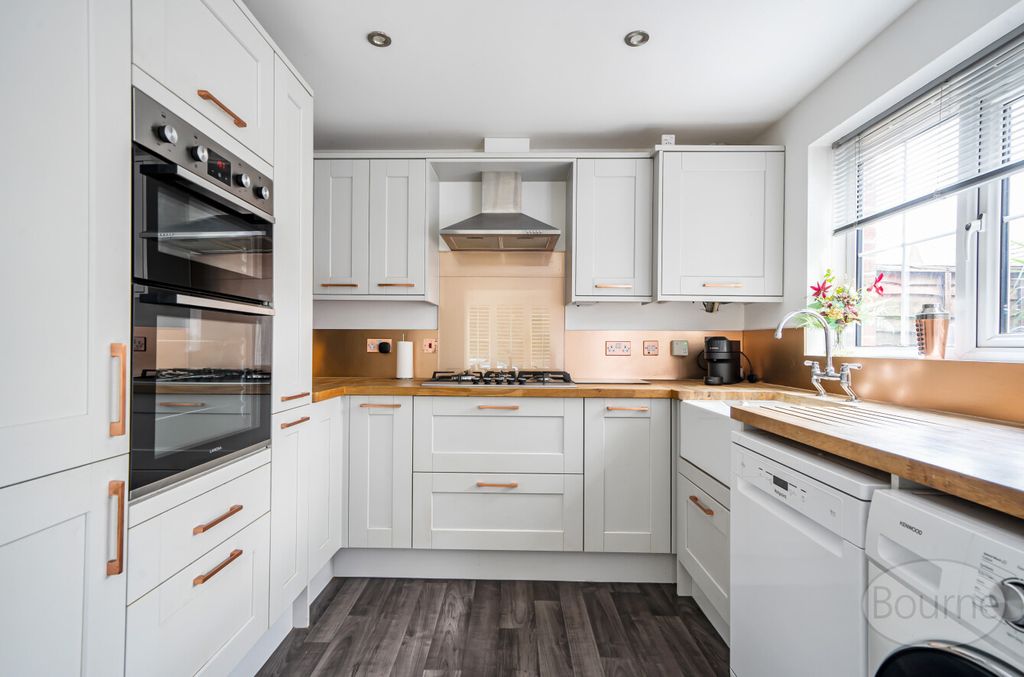 Property photo 2 of 17 5c771dc5-F758-457...