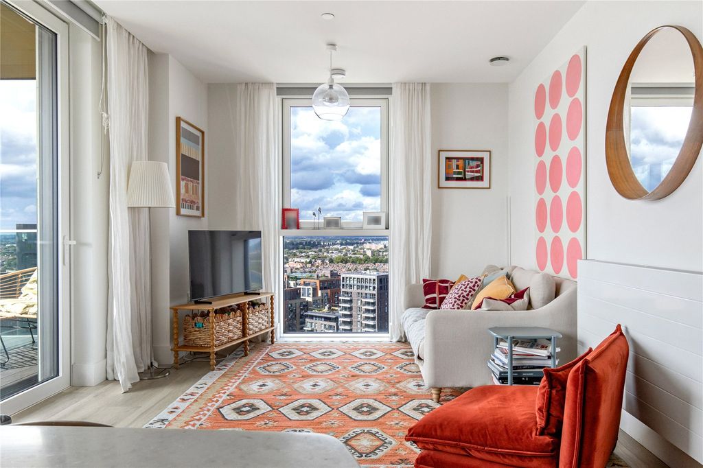 Property photo 1 of 38 Picture No. 12