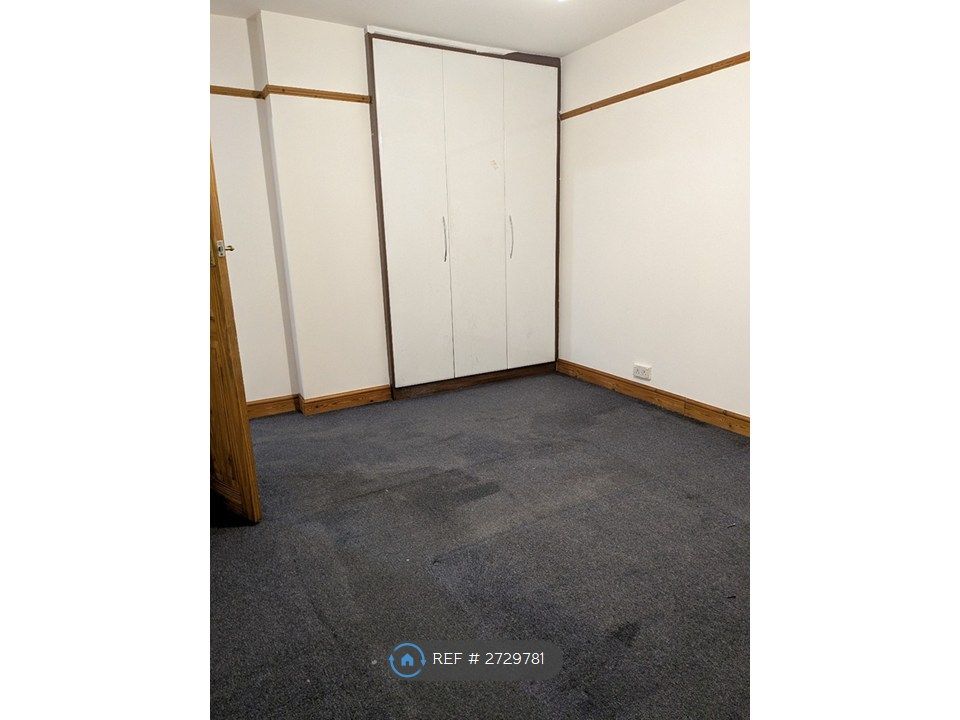 Property photo 3 of 6 Bedroom 1