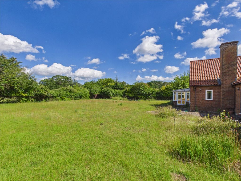 Property photo 2 of 21 Picture No. 23