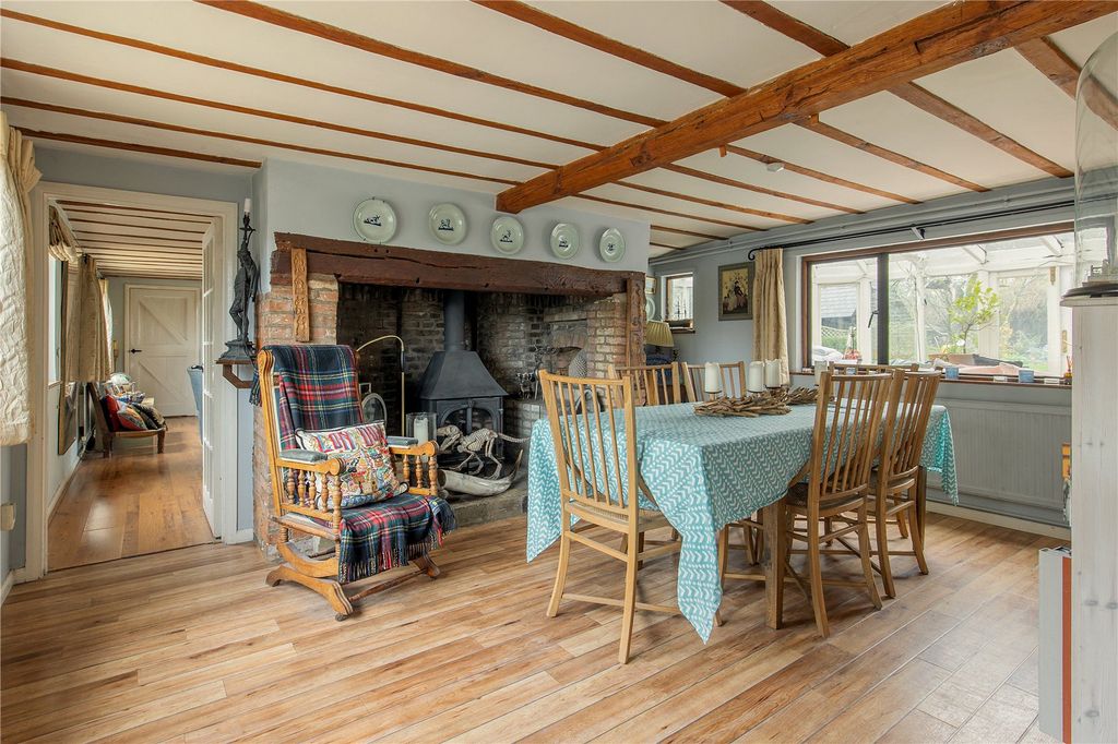 Property photo 3 of 18 Dining Room