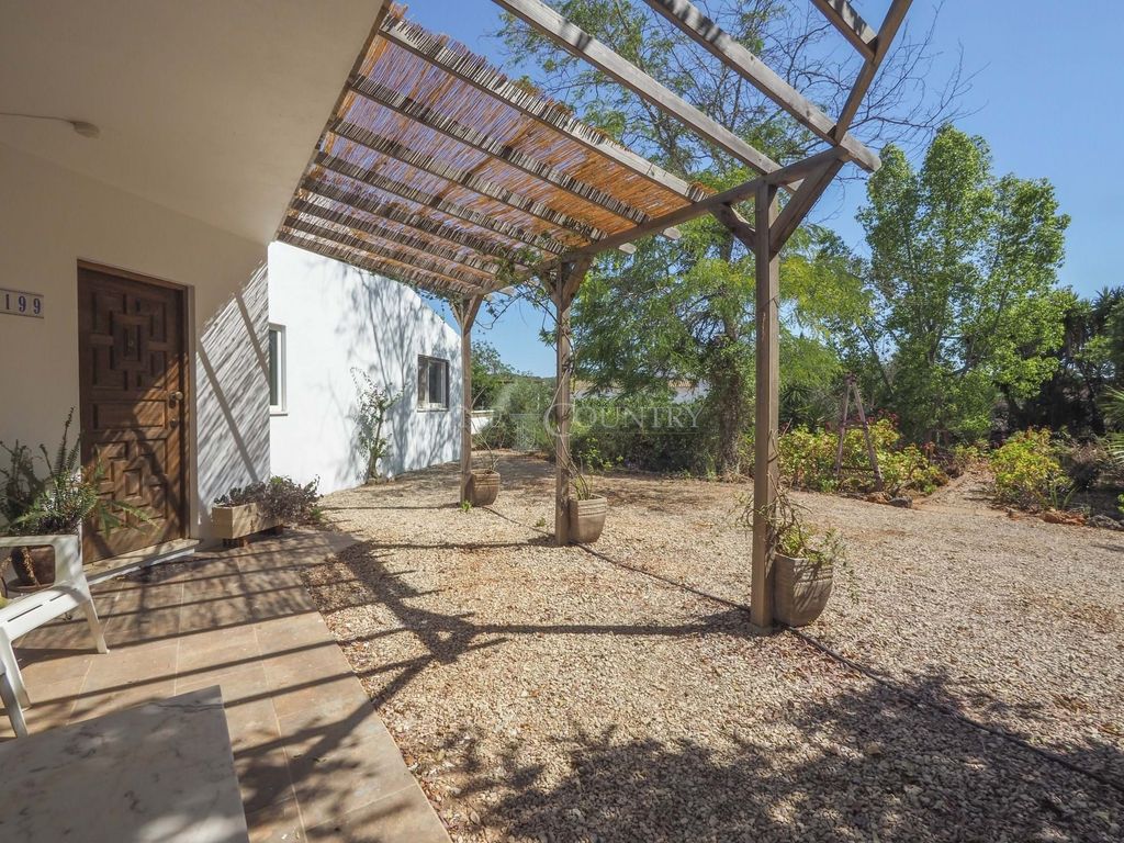 Property photo 2 of 30