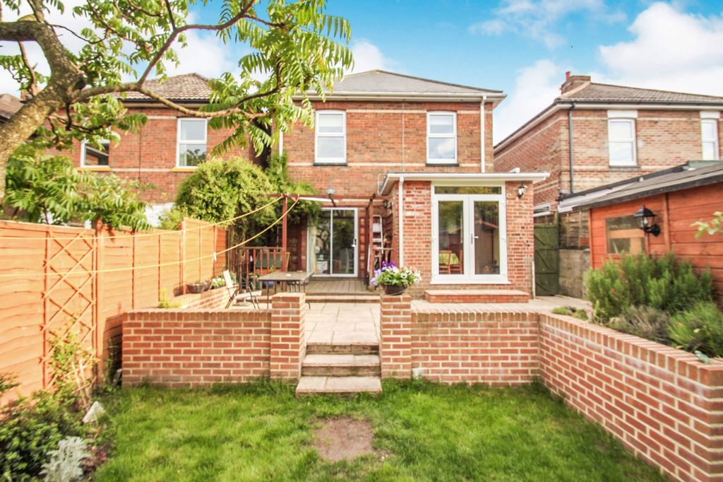 Property photo 1 of 18 Photo 6