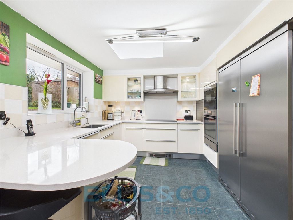 Property photo 2 of 17 Picture No. 25