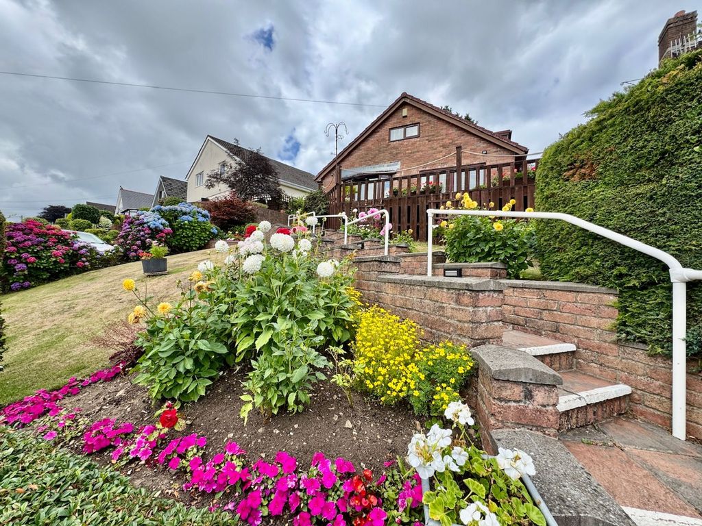 Property photo 1 of 60