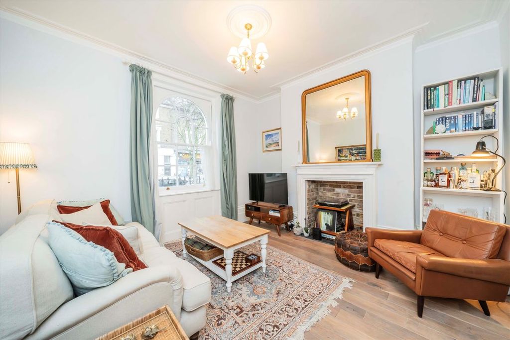 Property photo 2 of 10