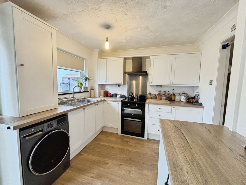 Property photo 2 of 16 Pbox-Img.Jpeg