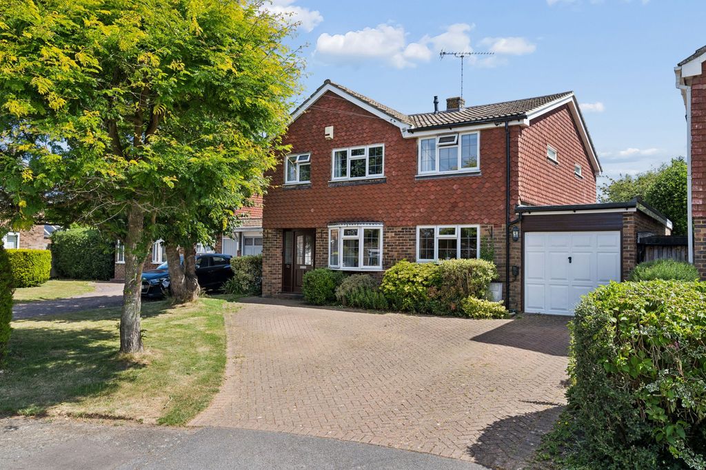 Property photo 1 of 32