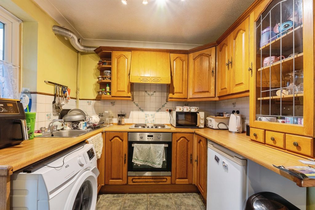 Property photo 2 of 11